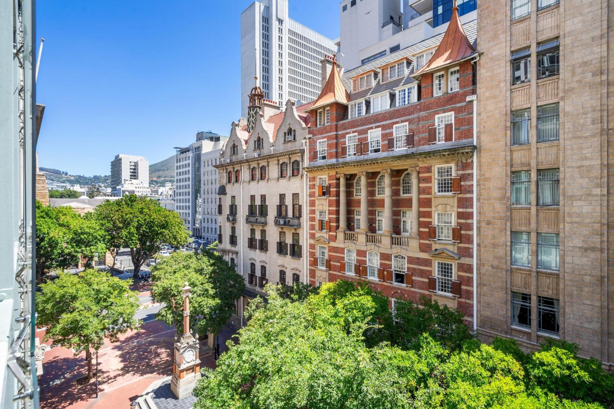 Taj 305 Cape Town